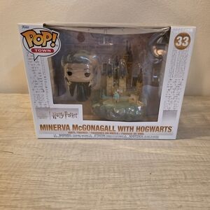 Funko Pop! Town: Harry Potter - Minerva McGonagall with Hogwarts #33 vinyl figur
